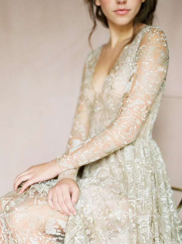 Feminine wedding inspiration using Pink and Gold with soft pastel florals